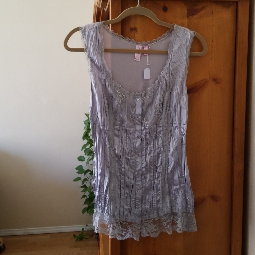 Dolled Up Siver Top